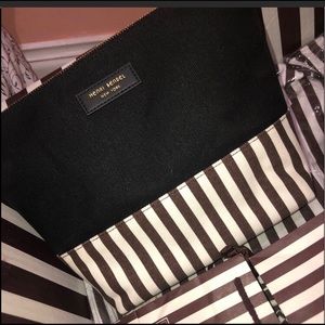 henri bendel Bags - Henri bendel large cosmetic clutch henri bendel Bags - Henri bendel large cosmetic clutch
